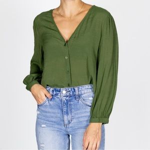 Small Nordstrom BP green v-neck button down shirt